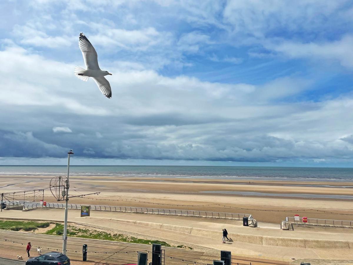 Sapphire Hotel Blackpool Promenade Exterior photo